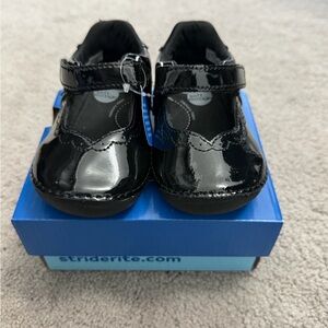 NIB Stride Rite Baby Girls Black Patent Ginny Mary Jane Shoes sz 6 Medium Width